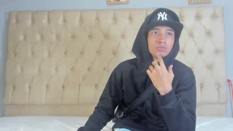 Snapshot of jose_sexycumm chatting on March 9, 10:08 pm jose_sexycumm online show from March 9, 10:08 pm
