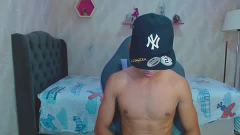Snapshot of jose_sexycumm chatting on March 1, 9:37 pm jose_sexycumm online show from March 1, 9:37 pm