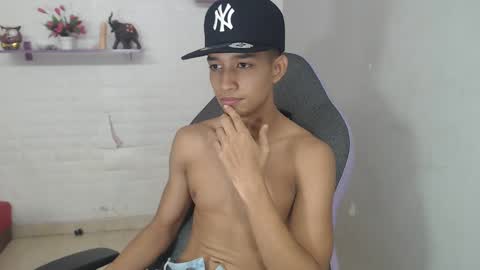 Snapshot of jose_sexycumm chatting on March 4, 8:05 pm jose_sexycumm online show from March 4, 8:05 pm