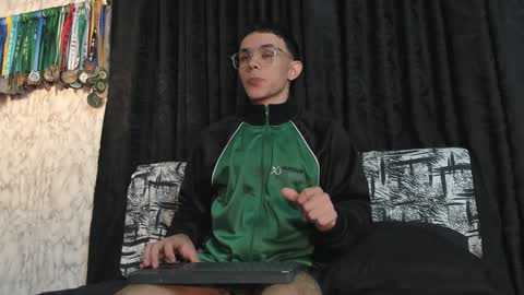 Snapshot of joulianogreco1 chatting on January 17, 9:39 pm Im Jouliano online show from January 17, 9:39 pm