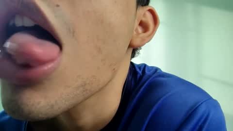 juansuarez204 online show from December 21, 9:36 pm