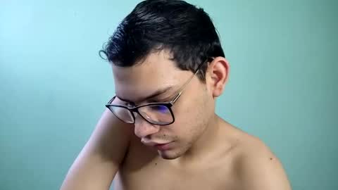 juansuarez204 online show from December 22, 9:42 pm