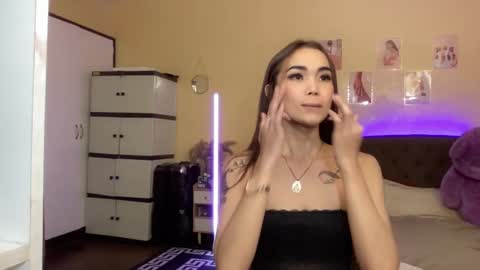 Snapshot of judiella chatting on January 6, 10:24 am EloiseMoree online show from January 6, 10:24 am