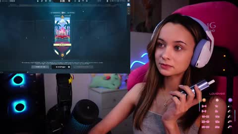 Snapshot of juicy___angel chatting on February 25, 11:48 pm Angelina online show from February 25, 11:48 pm