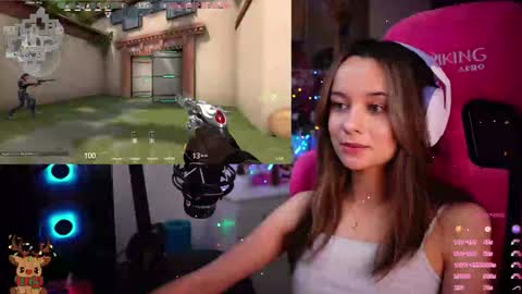 Snapshot of juicy___angel chatting on January 12, 8:57 pm Angelina online show from January 12, 8:57 pm