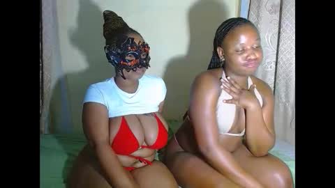 juicymellow21 online show from September 12, 11:40 pm