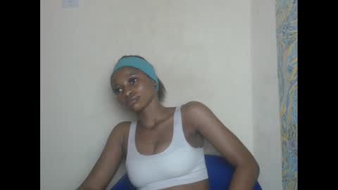 juicypiexx online show from February 14, 11:53 pm