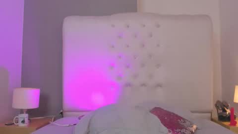 juleejoel online show from September 15, 4:19 pm