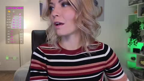 Snapshot of julia_cute_ chatting on January 16, 8:25 pm Cute online show from January 16, 8:25 pm