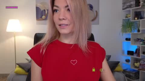 Snapshot of julia_cute_ chatting on January 29, 2:10 pm Cute online show from January 29, 2:10 pm
