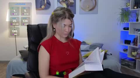 Snapshot of julia_cute_ chatting on March 6, 6:37 pm Cute online show from March 6, 6:37 pm
