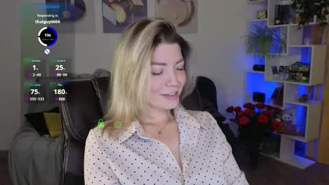 Snapshot of julia_cute_ chatting on September 17, 3:37 pm Cute online show from September 17, 3:37 pm