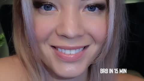 Snapshot of julia_cute_ chatting on December 26, 3:42 pm Cute online show from December 26, 3:42 pm