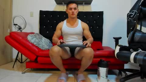 Snapshot of julian_wallace chatting on February 26, 12:09 am julian_wallace online show from February 26, 12:09 am