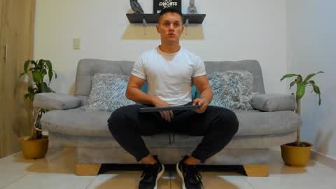 Snapshot of julian_wallace chatting on January 27, 3:07 pm julian_wallace online show from January 27, 3:07 pm