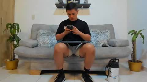 Snapshot of julian_wallace chatting on January 20, 2:25 pm julian_wallace online show from January 20, 2:25 pm