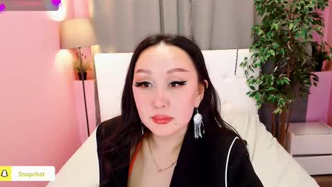 Julianna online show from February 12, 4:55 pm