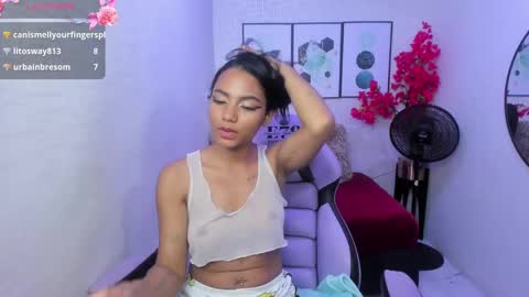 Snapshot of julie_coper chatting on February 4, 11:27 pm julie coper online show from February 4, 11:27 pm