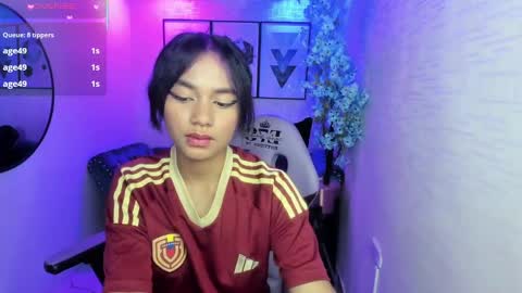 Snapshot of julie_coper chatting on September 14, 1:45 pm julie coper online show from September 14, 1:45 pm
