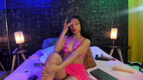 Snapshot of julie_coper chatting on January 25, 11:00 pm julie coper online show from January 25, 11:00 pm