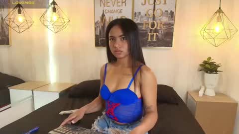 Snapshot of julie_coper chatting on September 10, 12:39 pm julie coper online show from September 10, 12:39 pm