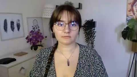 Julie online show from September 19, 12:31 pm