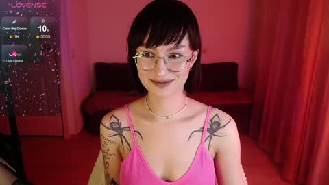 Snapshot of julierayls chatting on January 14, 5:23 pm see u on Tuesday December 3 in 0200 UTC time turn on notifications so you dont miss me online show from January 14, 5:23 pm