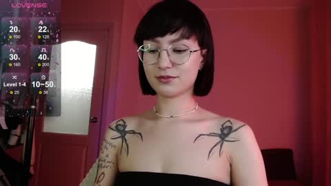 Snapshot of julierayls chatting on January 17, 8:22 pm see u on Tuesday December 3 in 0200 UTC time turn on notifications so you dont miss me online show from January 17, 8:22 pm