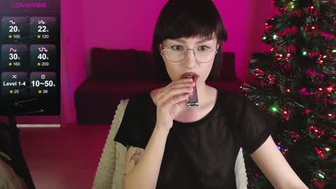 Snapshot of julierayls chatting on December 30, 4:31 am see u on Tuesday December 3 in 0200 UTC time turn on notifications so you dont miss me online show from December 30, 4:31 am