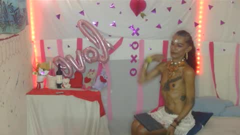 Snapshot of julieth_wolf chatting on February 11, 7:38 pm Julieth Wolf online show from February 11, 7:38 pm