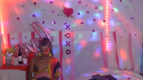 Snapshot of julieth_wolf chatting on February 13, 2:56 am Julieth Wolf online show from February 13, 2:56 am