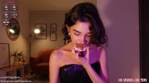 Snapshot of juliette_dee chatting on February 21, 10:48 pm Juliette Dee online show from February 21, 10:48 pm