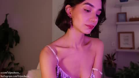 Snapshot of juliette_dee chatting on January 19, 8:41 pm Juliette Dee online show from January 19, 8:41 pm