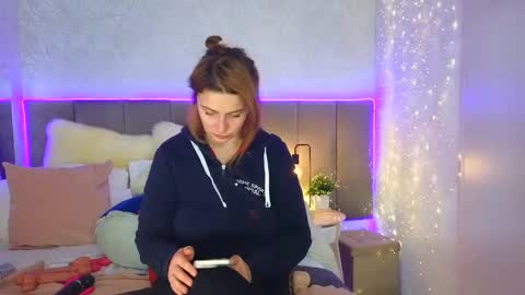 JulietteVolpe Wyorika online show from January 15, 7:26 am