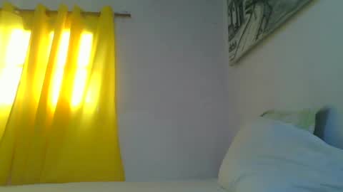 juliexexy online show from March 8, 4:45 am