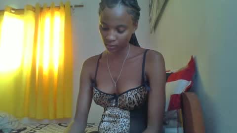 juliexexy online show from February 18, 10:49 am