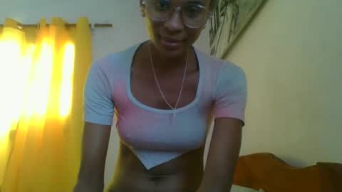 juliexexy online show from March 4, 5:42 am