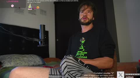 Snapshot of just_your_dreamboy chatting on January 9, 10:20 pm Maxi online show from January 9, 10:20 pm
