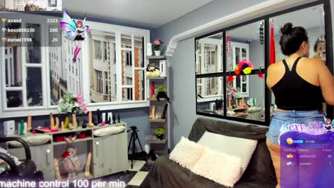 Snapshot of kagomme_h chatting on January 29, 10:16 am Antonella online show from January 29, 10:16 am