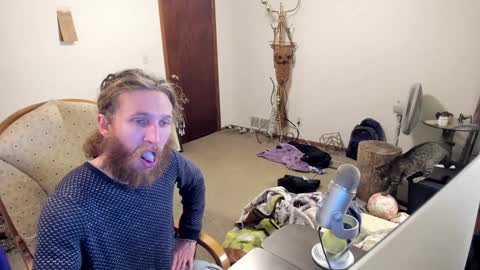 Snapshot of kaiku77 chatting on January 19, 9:33 am Kaiku77 online show from January 19, 9:33 am