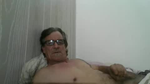 Snapshot of kalifornia91666 chatting on January 7, 8:13 am kalifornia91666 online show from January 7, 8:13 am