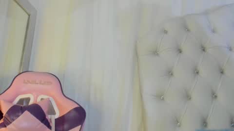 Snapshot of kamila_arias chatting on March 6, 12:09 pm online show from March 6, 12:09 pm