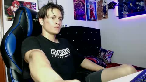 Snapshot of kanekixxxhot chatting on December 10, 12:17 am andres online show from December 10, 12:17 am