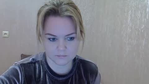 karennelsonx online show from February 24, 12:37 pm