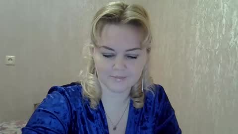 karennelsonx online show from January 24, 1:25 pm