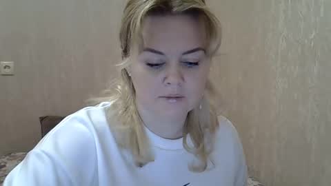 karennelsonx online show from February 9, 5:22 pm