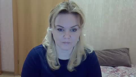 karennelsonx online show from March 9, 4:11 pm