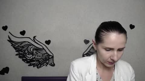Snapshot of karinaswann chatting on September 22, 11:03 am KarinaSwann online show from September 22, 11:03 am