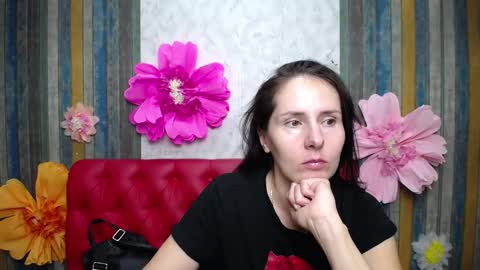Snapshot of karinaswann chatting on September 18, 6:06 am KarinaSwann online show from September 18, 6:06 am