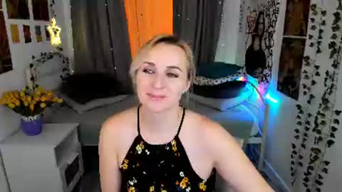 Karina  online show from March 2, 9:11 pm
